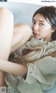 Asuka Kawazu 川津明日香, 写真集 「冬に咲くWinter Flower」 Set.01 P28 No.c3f681